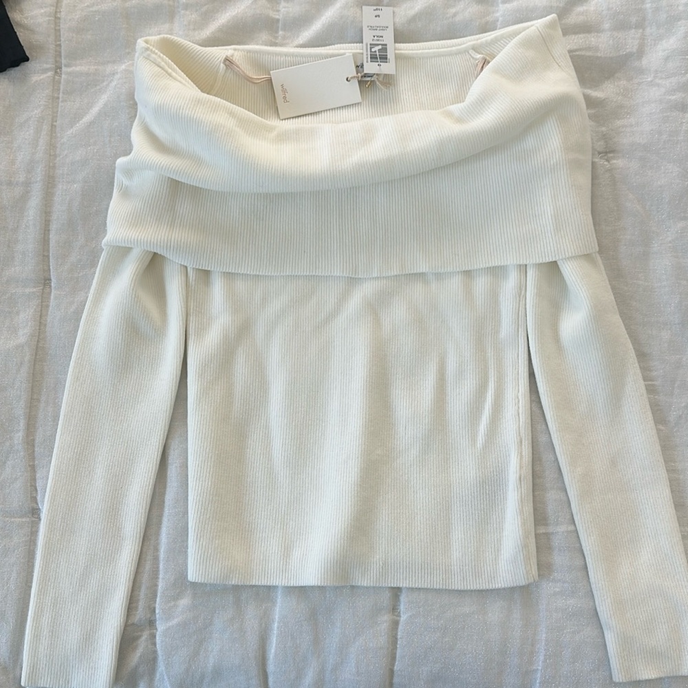 Aritizia - Wilfred off the shoulder sweater